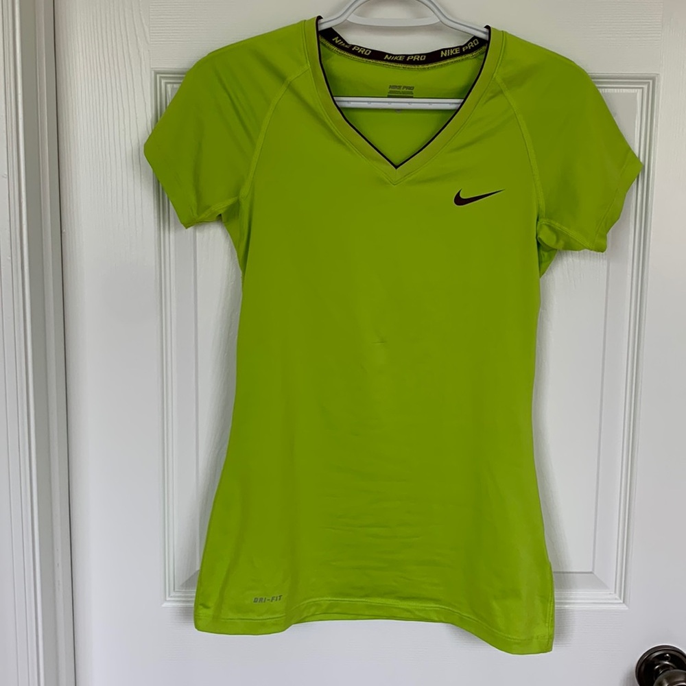 Nike pro dri-fit shirt women’s size small fitted compression top